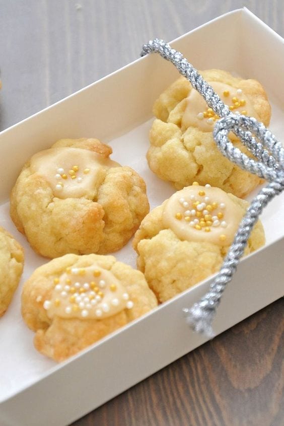 Weight Watchers Eggnog Thumbprint Cookies in a white box.