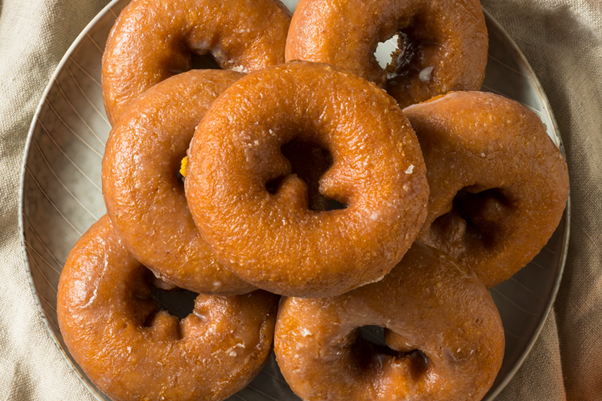 Weight Watchers Pumpkin Spice Donuts  in a gray bowl.