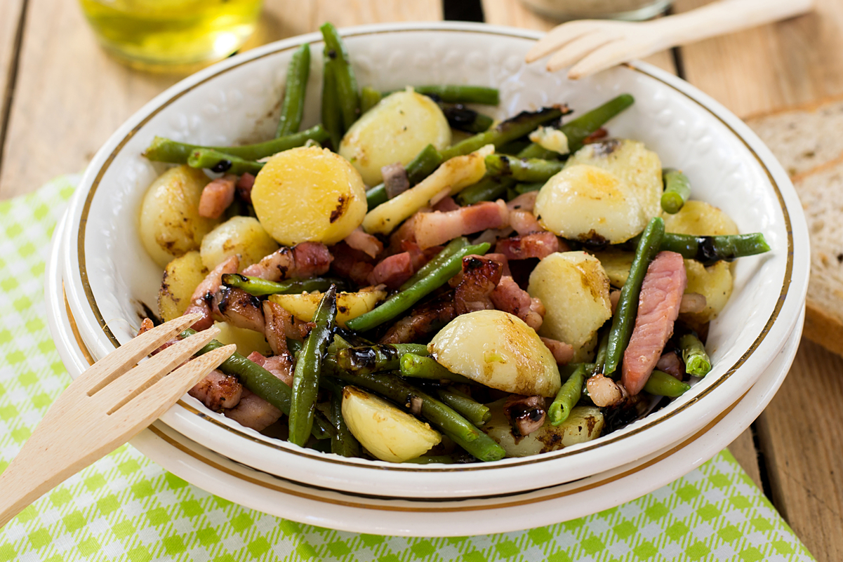 Weight Watchers Southern Green Beans in a white bowl.