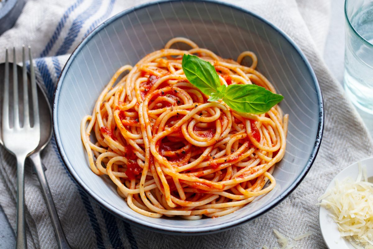 Weight Watchers Spaghetti and Homemade Sauce in a bluish gray bowl.